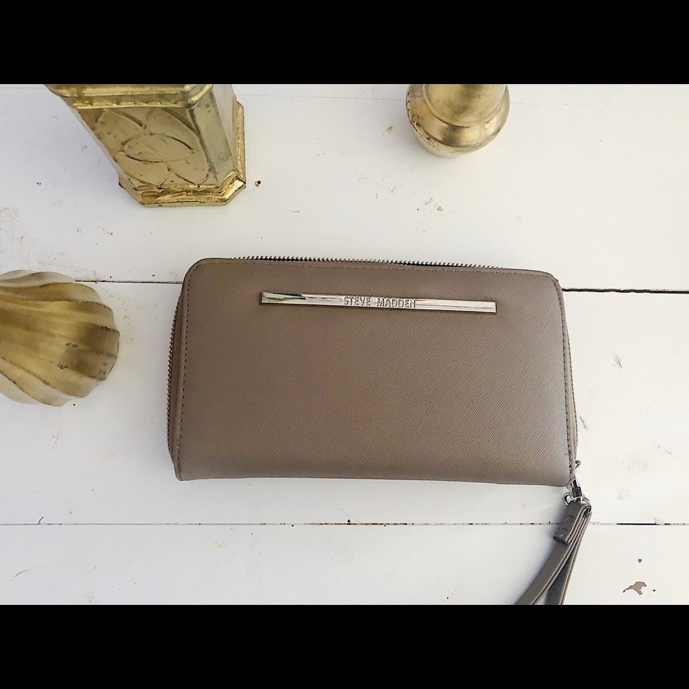 Steve Madden clutch / wallet